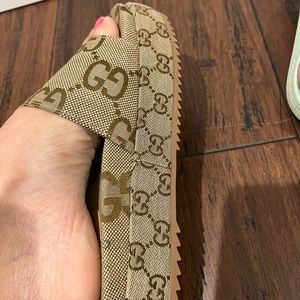 Platform slides will fit Womens size 9-9.5